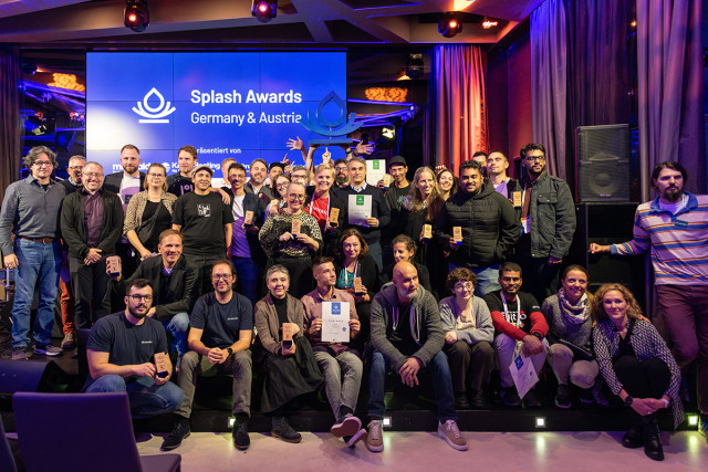 Gruppenbild aller Sieger-Teams und Zweitplatzierten bei den Splash Awards Deutschland und Österreich 2025.