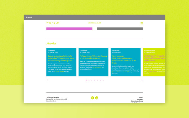 Mockup der Ansicht der Website von Wilhelm Rechtsanwälte auf einem Desktop Displays.