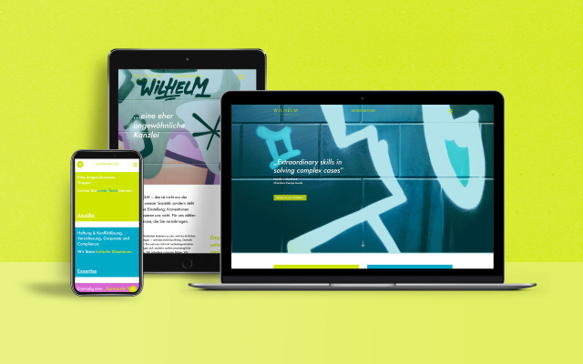 Mockup der Ansicht der Website von Wilhelm Rechtsanwälte auf verschiedenen Displays und Geräten